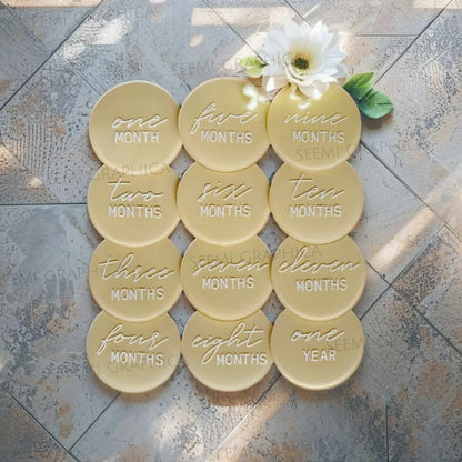 Acrylic Round Disc Baby 6-12 Months Milestone